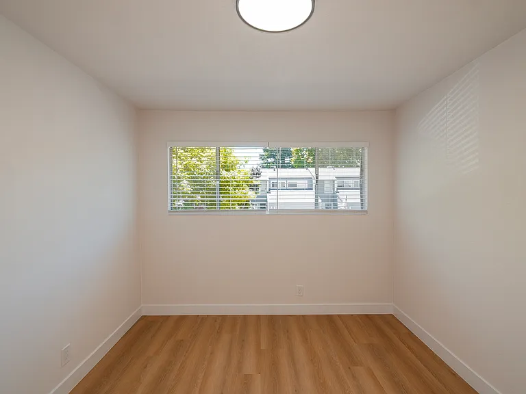 235 Ashley Cir — Photo 18
