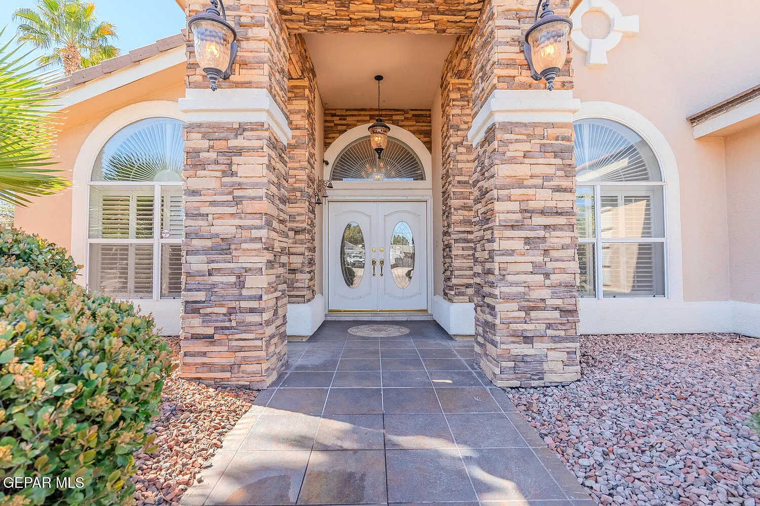 4 bed, 3.5 bath, 2943 sqft, $3,500 — Photo 3