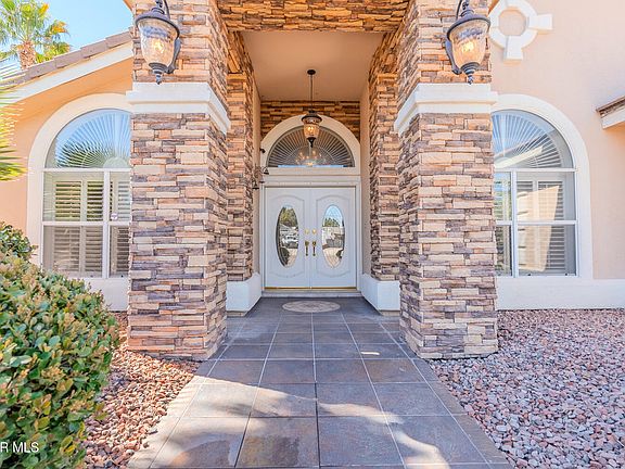 3rd image of 2066 Paseo Del Prado Dr
