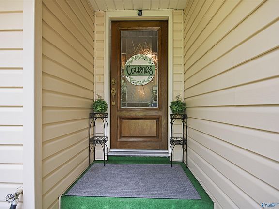 5th image of 2102 Woodmore Dr SE