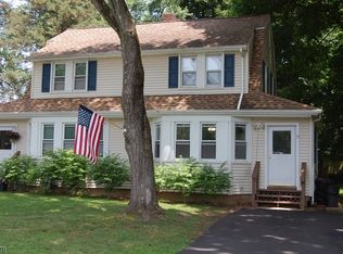 11 Nixon Dr, Kenvil, NJ 07847