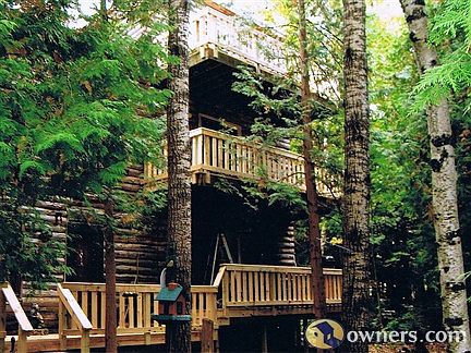 Front of houst facing waterfront