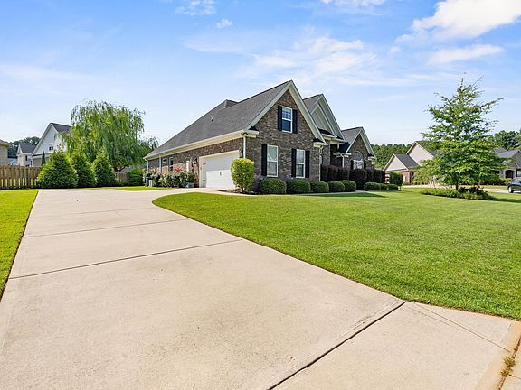 2nd image of 429 Wentworth Way