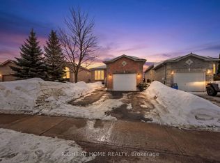 102 Monique Cres, Barrie, ON L4M 6Y5