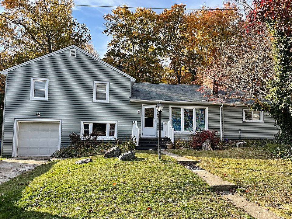 1st image of 112 Graceford Dr
