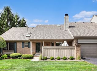 29335 Regents Pointe #77, Farmington, MI 48331