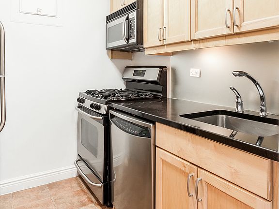 4th image of 201 E 87th St APT 14E