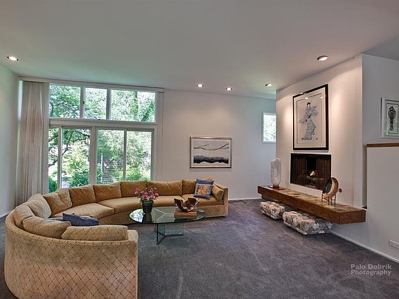 3rd image of 525 Park Ave