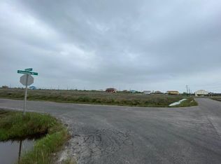 628 Channelview Rd, Rockport, TX 78382