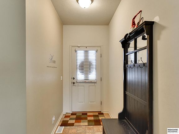 3rd image of 9737 Valley View Dr