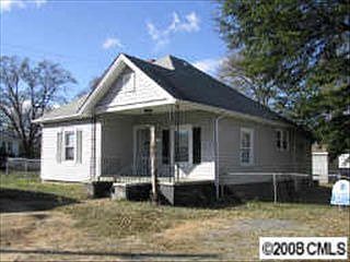 2nd image of 1902 Hemlock Ave