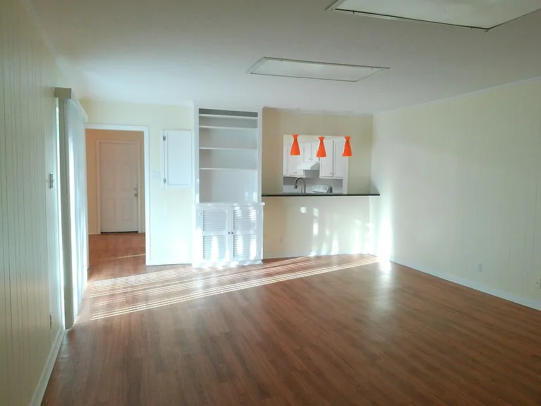 4610 Donegal Dr — Photo 3