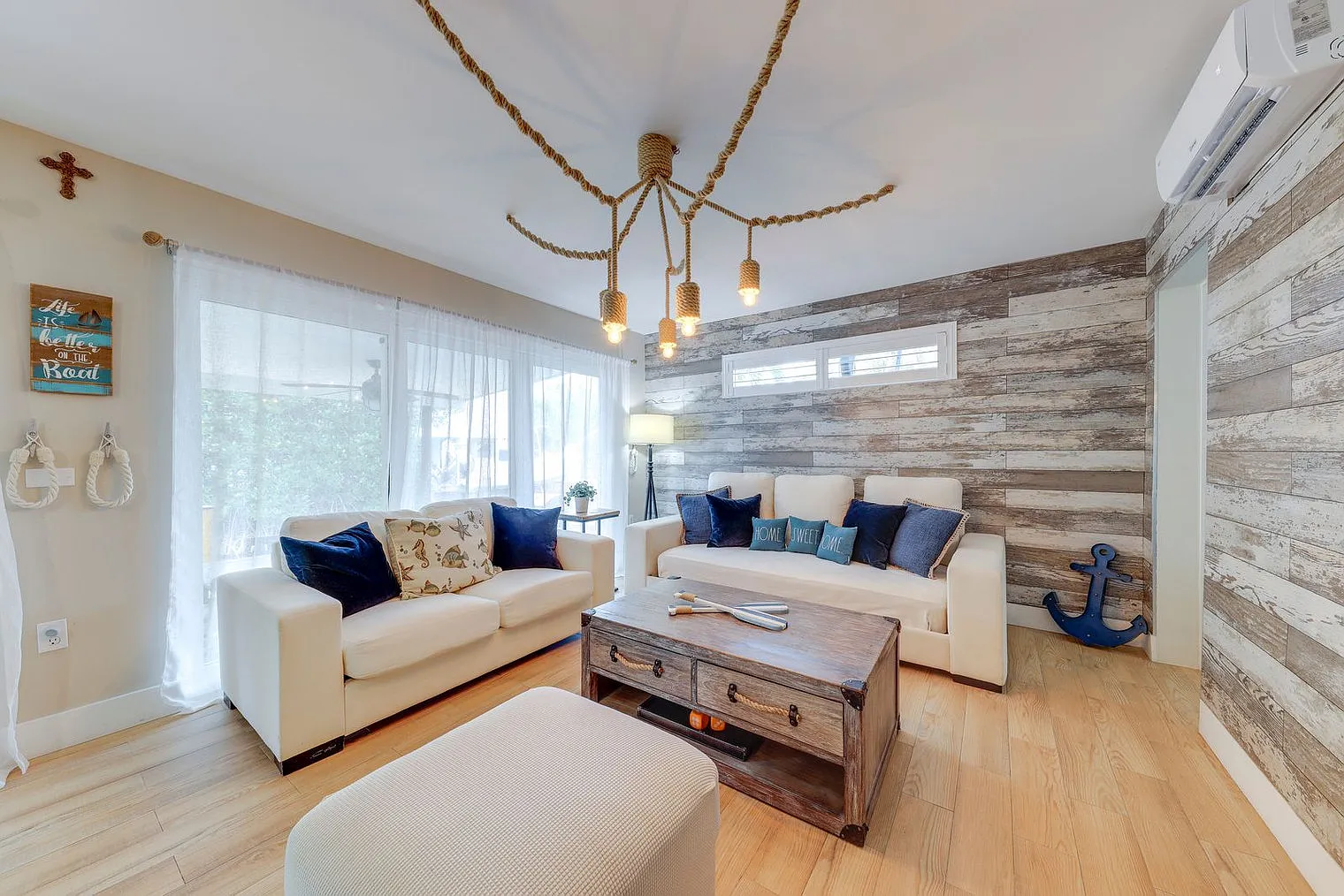 2 bed, 2.0 bath, 990 sqft, $5,993 — Photo 3