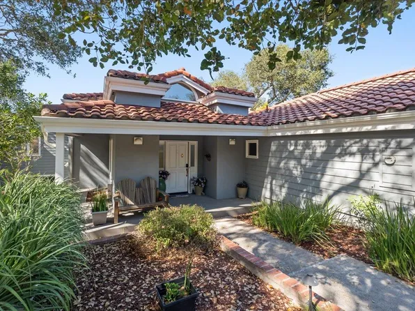 11827 Saddle Rd, Monterey, CA 93940