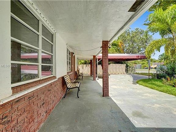 3rd image of 470 NE 127th St