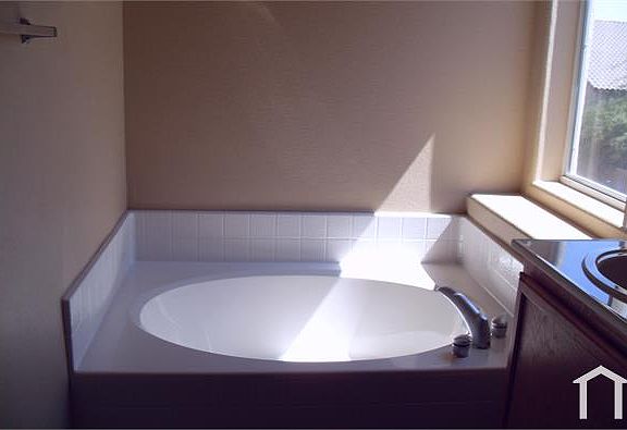 4th image of 6309 Tierra Cove St