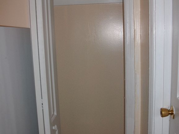 3rd image of 948 Francis St