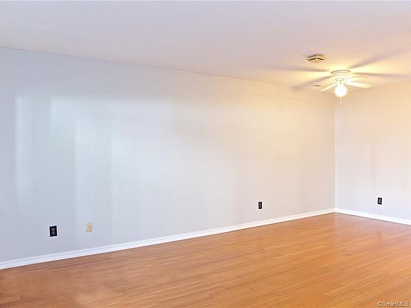 5th image of 22 Dr Martin Luther King Jr Dr APT A-5