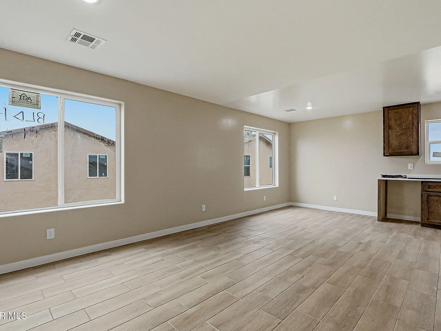 2 bed, 1.0 bath, 910 sqft, $1,250 — Photo 3