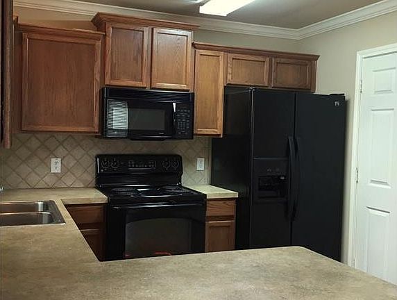 3rd image of 611 Oriole Blvd APT 201