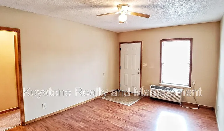 706 Peachers Dr #B — Photo 12