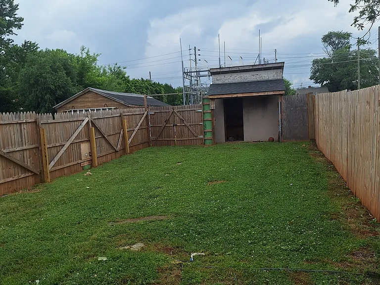 613 Belair Ave — Photo 12