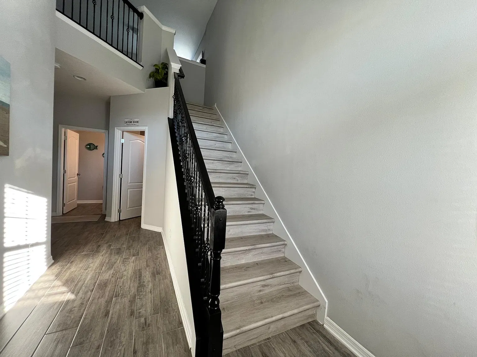 1433 Paget Cv — Photo 2