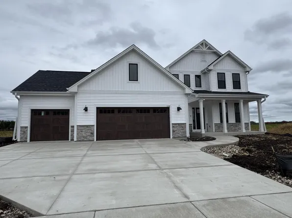1328 Periwinkle PASS, Oconomowoc, WI 53066