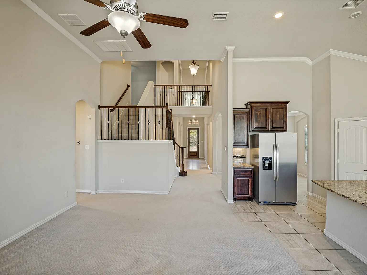4 bed, 3.5 bath, 3018 sqft, $3,595 — Photo 4