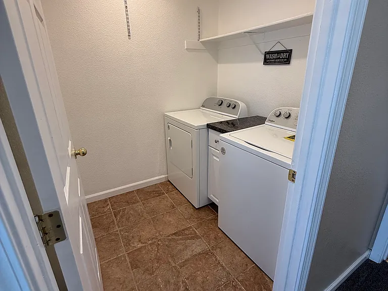 106 Fairview Ave — Photo 11