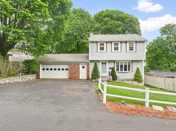 17 Breedens Ln, Revere, MA 02151