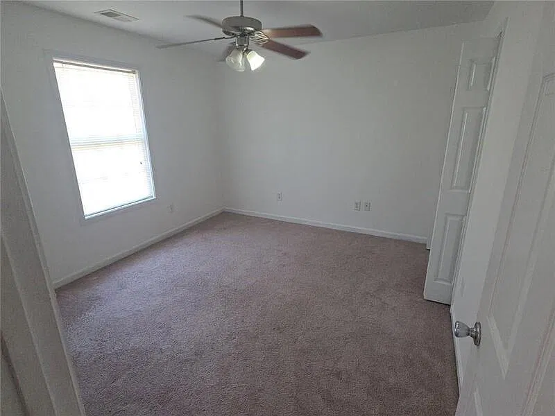 2 bed, 2.0 bath, 1092 sqft, $1,310 — Photo 3