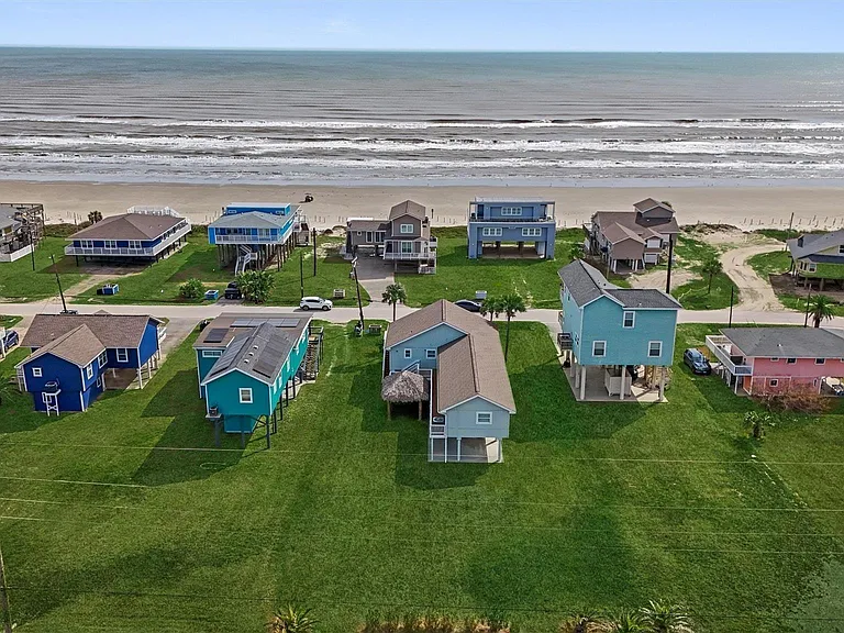 16634 Jamaica Beach Rd — Photo 3