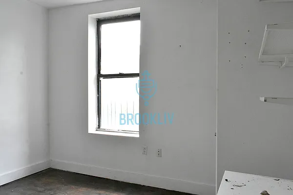 Rented by null | media 33