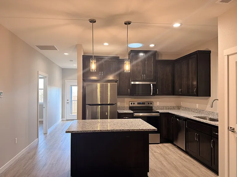 5534-5564 Skyline Rd S — Photo 61