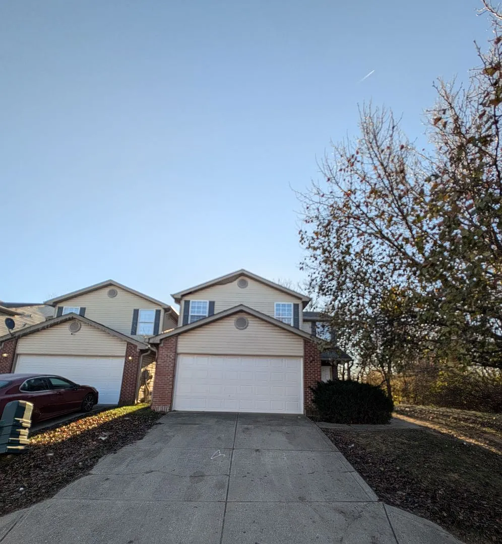 Spacious 4 Bedroom Home — Photo 1