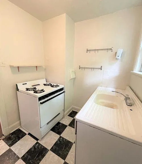1405 Severn St #B1 — Photo 31