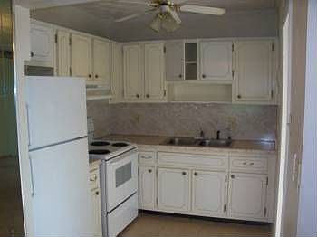 3rd image of 1021 Crystal Lake Dr APT 312