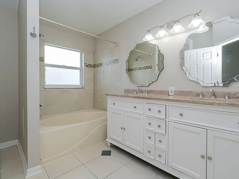 526 Greg St — Photo 9