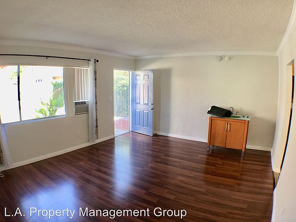 4th image of 4012 Baywood St