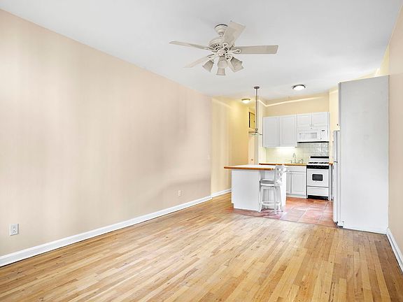 3rd image of 305 E 83rd St APT 4G