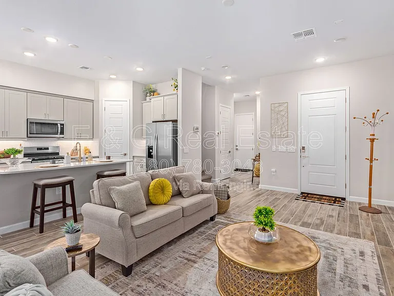 4826 E Helena Dr — Photo 6
