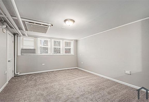 2nd image of 1820 Grove Ave #B