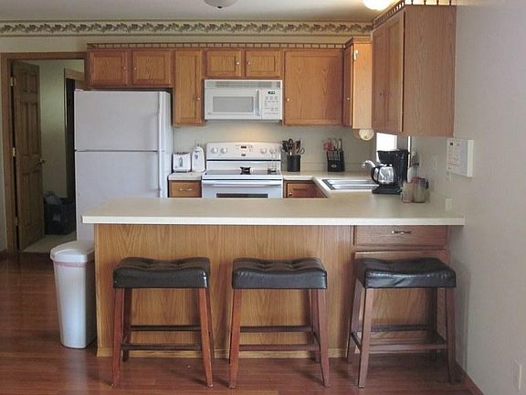 4th image of 643 Woodland Cir