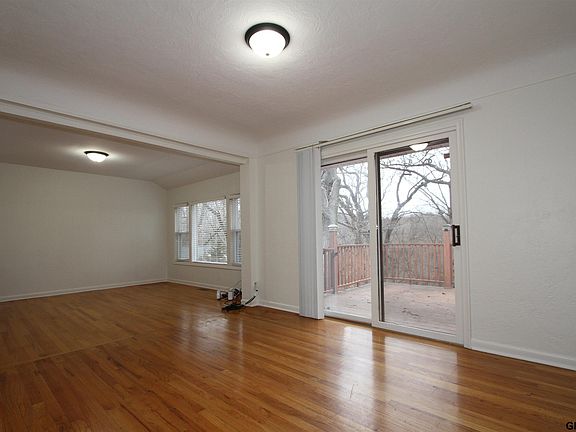 5th image of 1219 Bellevue Blvd S