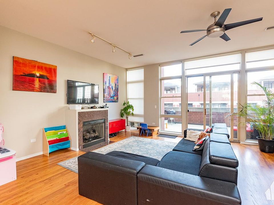 1st image of 326 N Jefferson St #302
