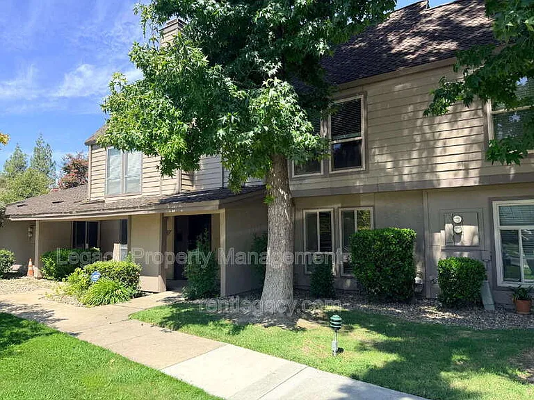 339 Bridge Pl — Photo 2
