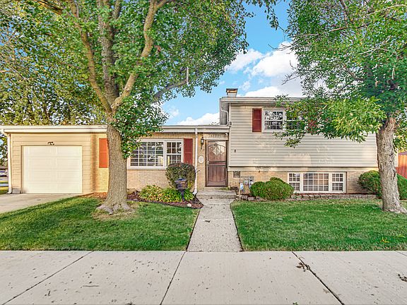 2nd image of 16221 Claire Ln