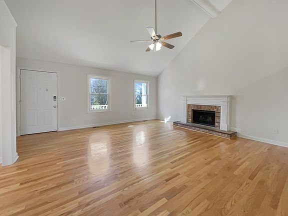 4th image of 2730 Douglas Ln
