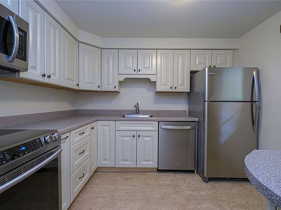 2nd image of 226 Rosebriar Dr